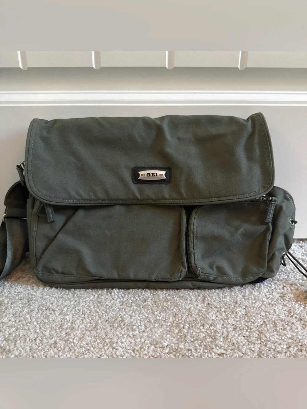 REI Co-op Women’s Green Crossbody Messenger Bag